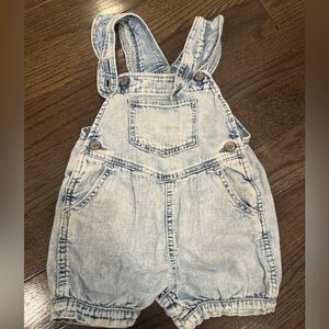 Gap ruffle denim baby overalls shortalls 18-24 months